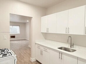 1537 Jefferson Ave in Miami Beach, FL - Building Photo - Building Photo