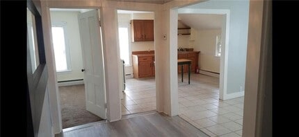 8-8 Oak St in Smithfield, RI - Building Photo - Building Photo