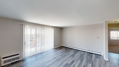 Woodland Courts in Alsip, IL - Foto de edificio - Building Photo