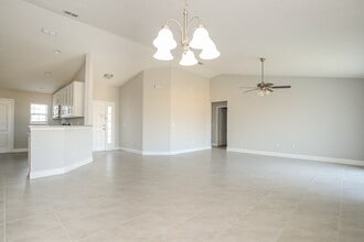 437 Britten Dr in Poinciana, FL - Building Photo - Building Photo