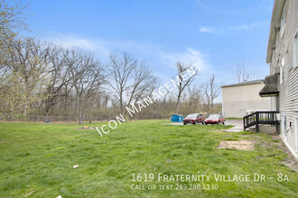 1619 Fraternity Village Dr in Kalamazoo, MI - Foto de edificio - Building Photo