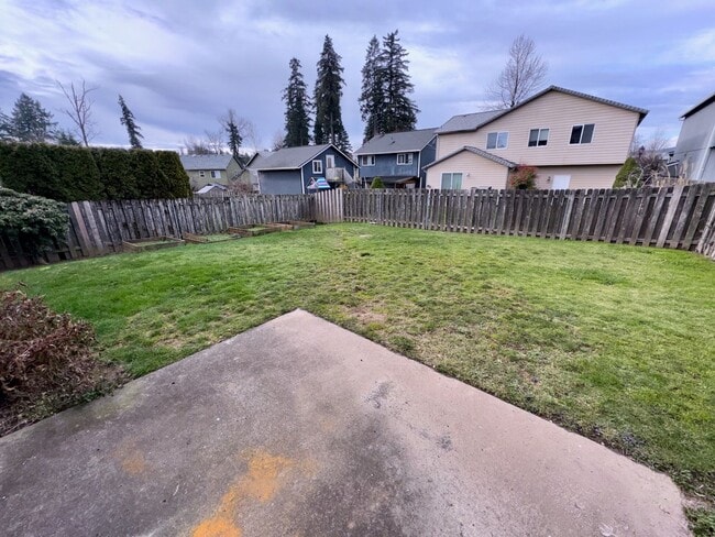 13821 SE Red Sunset Ave in Clackamas, OR - Foto de edificio - Building Photo