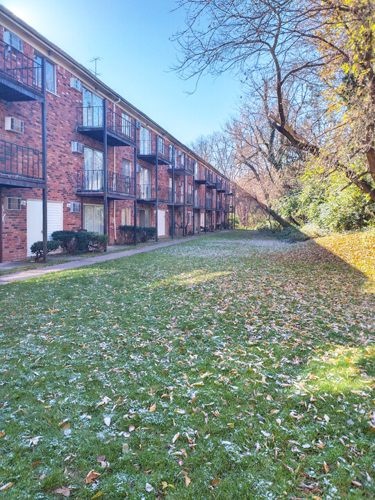 Fenkell Apartments in Detroit, MI - Building Photo