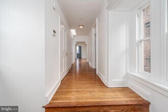 8 W Madison St, Unit 41 in Baltimore, MD - Building Photo - Building Photo