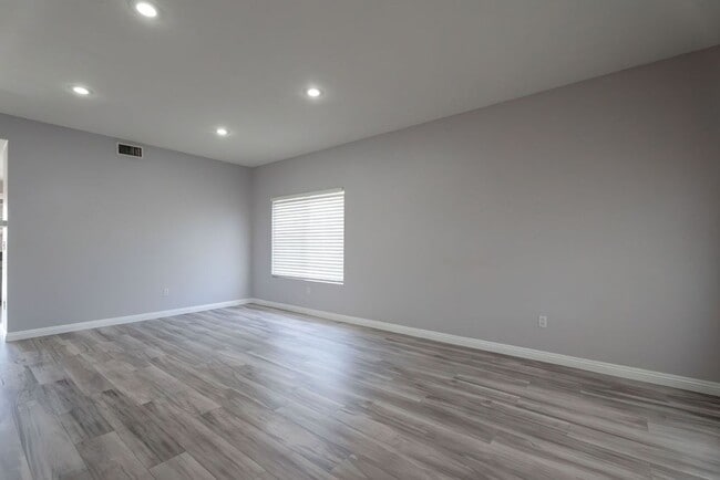 property at 1109 Devon Downs Ave