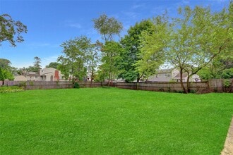 639 Jayne Blvd in Port Jefferson Station, NY - Building Photo - Building Photo