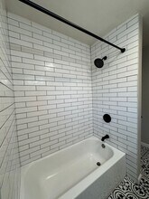 6603 S St Andrews Pl in Los Angeles, CA - Building Photo - Building Photo