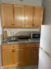 951 SW 9th St in Miami, FL - Building Photo - Building Photo