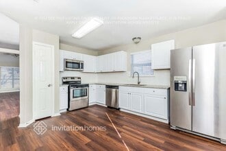 8175 Spruce Valley Dr in Fort Worth, TX - Building Photo - Building Photo