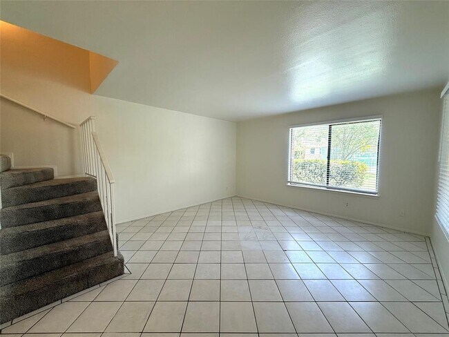 900 W Village Ln in Austin, TX - Building Photo - Building Photo