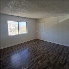 509 E Ave Q-2, Unit B in Palmdale, CA - Building Photo - Building Photo