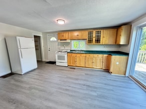 194 River Rd in Bucksport, ME - Building Photo - Building Photo