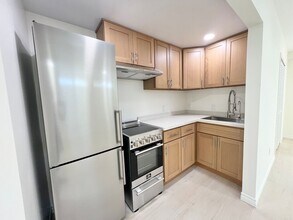 273 Grand Ave in Long Beach, CA - Building Photo - Building Photo
