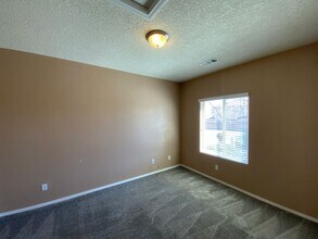 5723 Stone Peak Rd in Albuquerque, NM - Building Photo - Building Photo