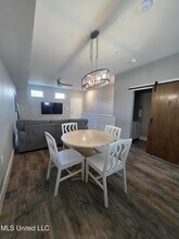 107 E Orchard Loop in D'Iberville, MS - Foto de edificio - Building Photo