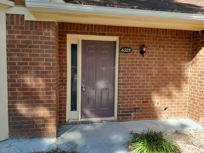 6528 Battery Point in Stone Mountain, GA - Building Photo - Building Photo