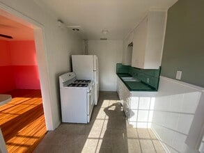 824 Pearl St, Unit D in Santa Monica, CA - Foto de edificio - Building Photo