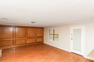 919 Highcrest Dr in Arlington, TX - Building Photo - Building Photo
