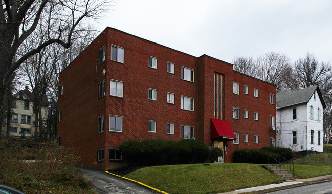 Royal Oak Apartments in Wilkinsburg, PA - Building Photo - Building Photo