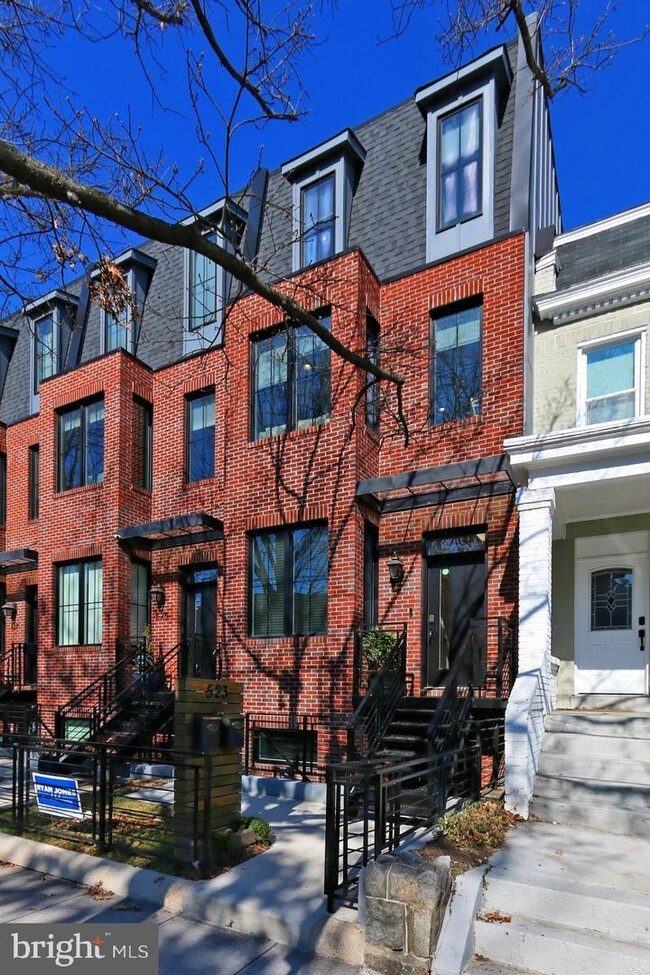 523 Longfellow St NW, Unit 1 in Washington, DC - Building Photo - Building Photo