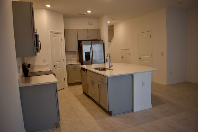 2942 Canary Ave in Davenport, FL - Building Photo - Building Photo