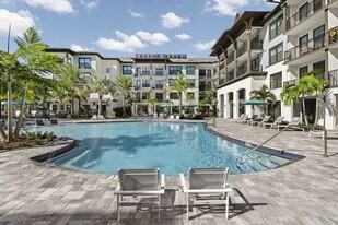 Indigo Stuart Apartments in Stuart, FL - Building Photo