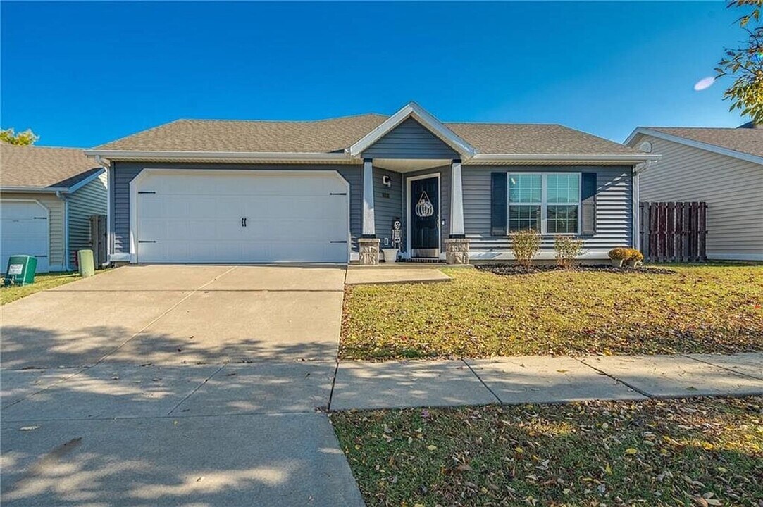 4360 W Pecan St in Fayetteville, AR - Building Photo