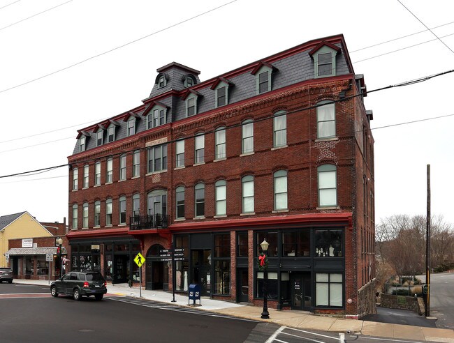 10 Canal St in Westerly, RI - Building Photo - Building Photo