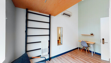 Outpost Co-Living - The Williamsburg House in Brooklyn, NY - Foto de edificio - Building Photo