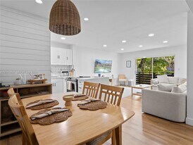 7487 SW 82nd St in Miami, FL - Building Photo