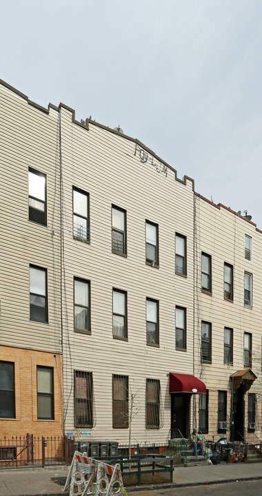 1117 Willoughby Ave in Brooklyn, NY - Building Photo