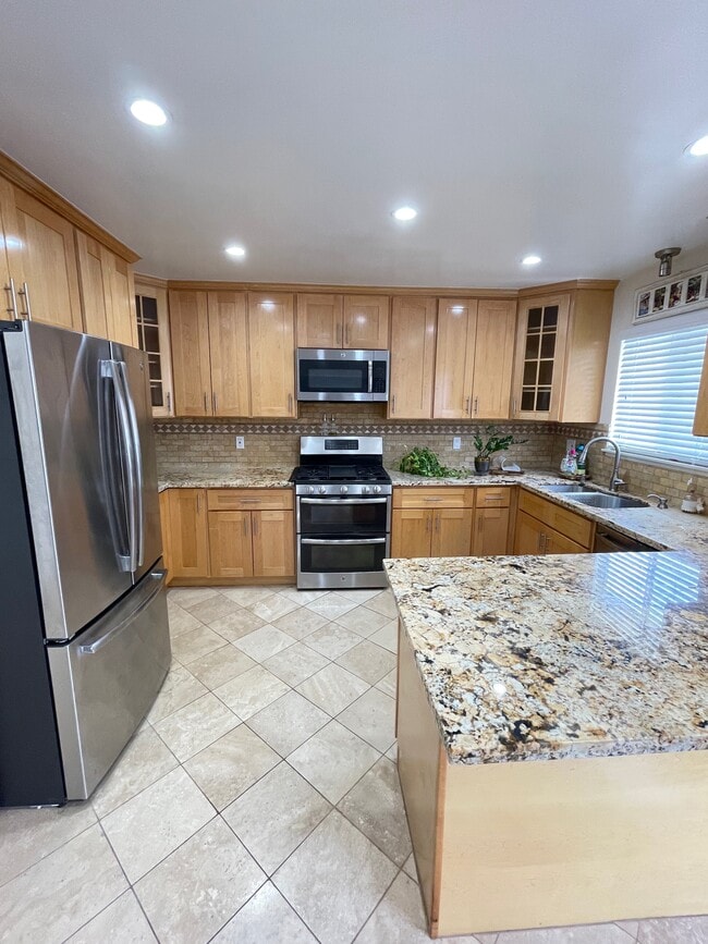 6147 Seminary Ave, Unit 3