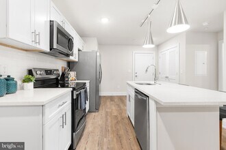 214 Vine St, Unit 403 in Philadelphia, PA - Foto de edificio - Building Photo