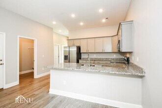 5353 Lynnland Terrace in Chattanooga, TN - Building Photo - Building Photo