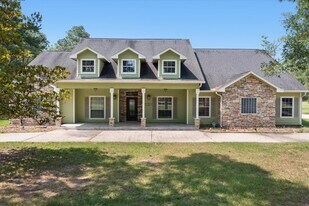 232 County Rd 633 in Dayton, TX - Building Photo