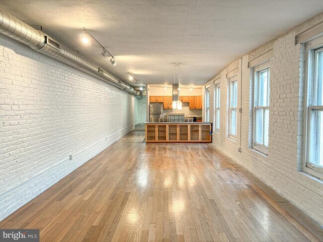 212-20 Race St-Unit -4C in Philadelphia, PA - Building Photo - Building Photo