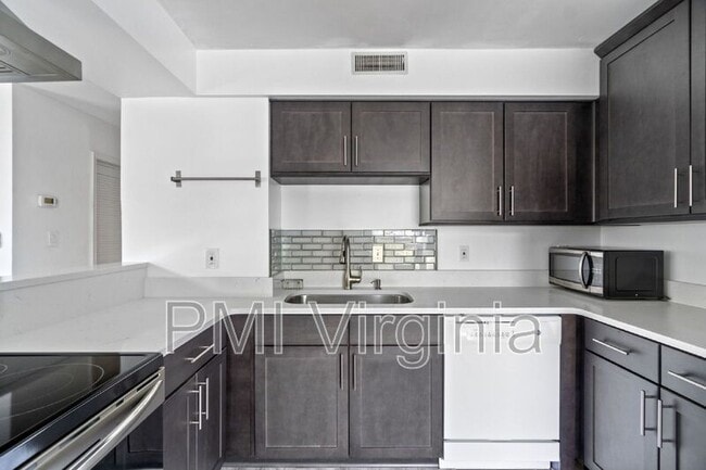 property at 1301 Hampton Blvd