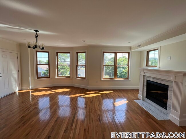 74 Union St in Everett, MA - Foto de edificio - Building Photo