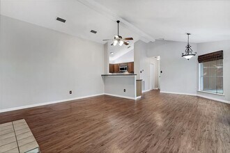 15 Tulip Hill Ct in Spring, TX - Building Photo - Building Photo