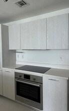 501 NE 31st St, Unit 2204 in Miami, FL - Foto de edificio - Building Photo