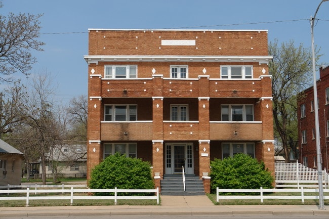 2606 E Douglas Ave in Wichita, KS - Building Photo - Building Photo