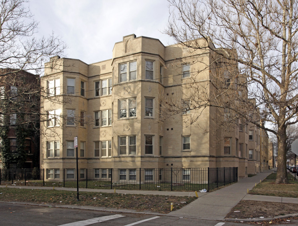 2301 W Rosemont Ave in Chicago, IL - Foto de edificio