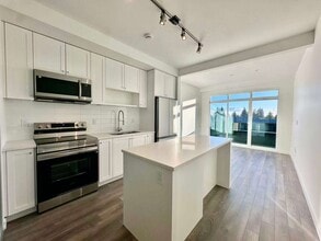 15733 85 Av in Surrey, BC - Building Photo - Building Photo