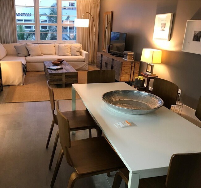 100 Lincoln Rd, Unit 314B in Miami Beach, FL - Foto de edificio - Building Photo