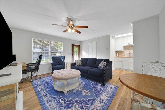 4072 TX-105 in Navasota, TX - Building Photo - Building Photo