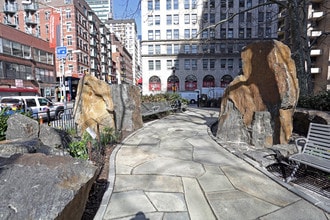 135 William St in New York, NY - Building Photo - Building Photo