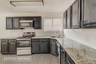 8802 Briarwood Dr in Rowlett, TX - Foto de edificio - Building Photo