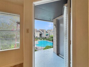 2021 Spenwick Dr in Houston, TX - Building Photo - Building Photo