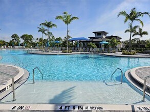 12470 Wellen Golf St, Unit 107 in Venice, FL - Foto de edificio - Building Photo