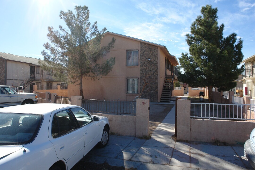 4931 Sammy Mel Dr in Las Vegas, NV - Building Photo